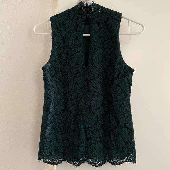 H&M green lace mock turtleneck tank top - Picture 2 of 2